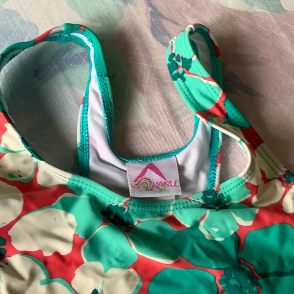 Kanu Surf girls floral swimsuit that fits size 10